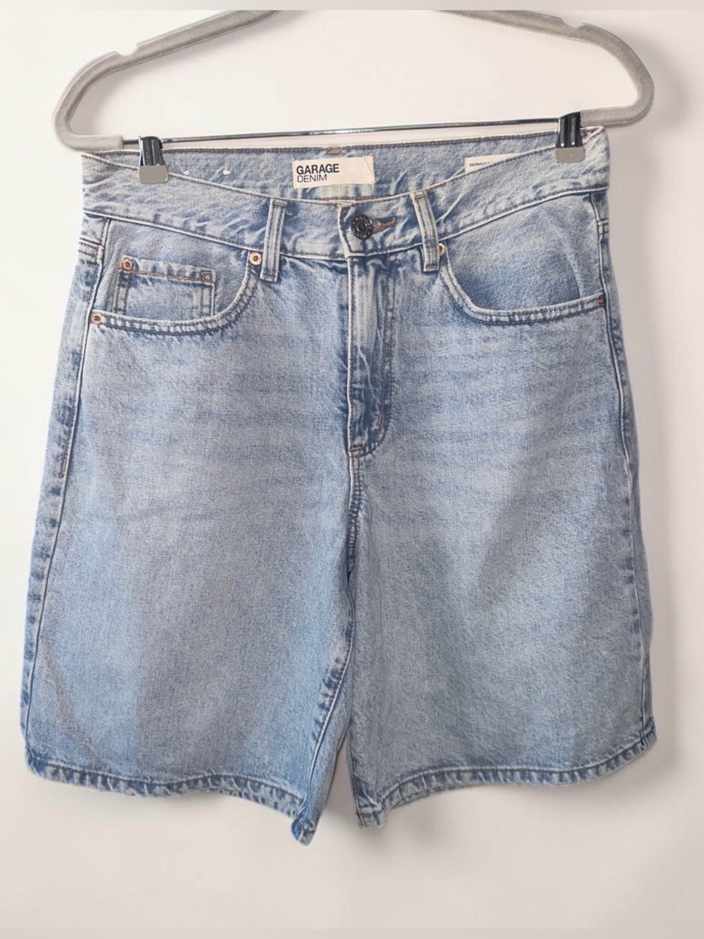 Garage Light Wash Bermuda style skate skater jorts Denim Shorts. Size 01/25